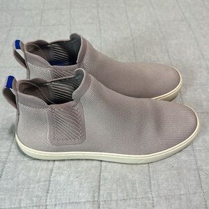 Rothy’s Chelsea sneaker size 9! Great condition, worn only a couple of times.